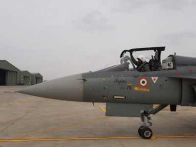 印度空军第二支光辉战斗机中队成立 空军司令亲驾机试飞